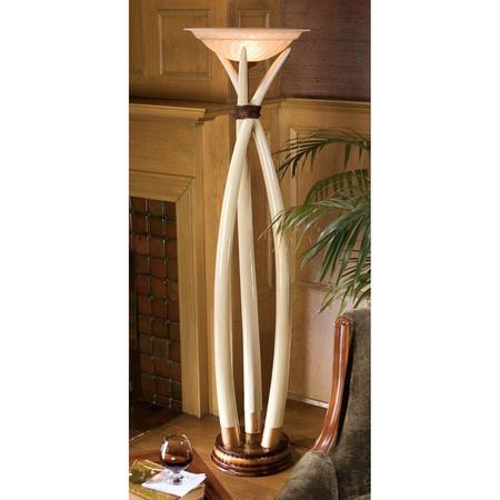 DESIGN TOSCANO The Hunter's Grand Trophy Sculptural Floor Lamp KY07974